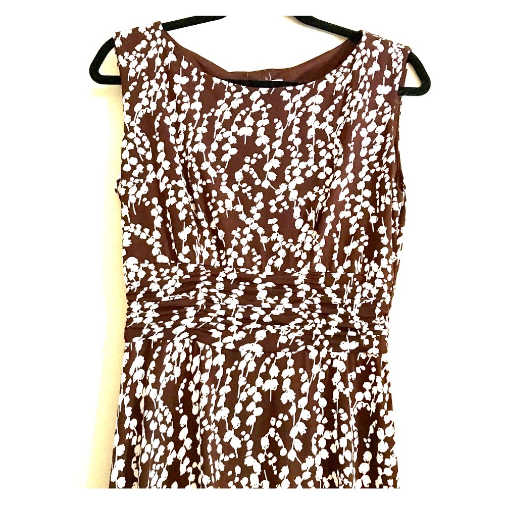 Brown & White Floral Sleeveless Stretch Midi Dress